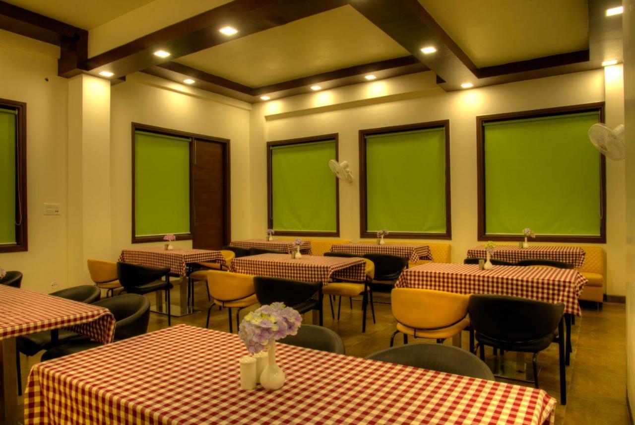 The Palm Resort-Luxuria Nainital Exterior foto